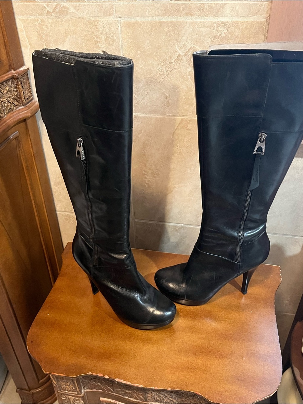 Guess Black Knee-High Leather Heeled Boots with Side Zip